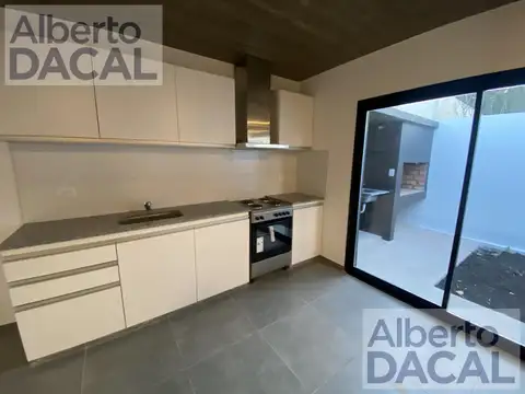 Casa en Alquiler en Villa Elisa, $ 1.300.000