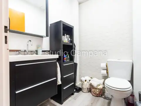 Departamento de 4 ambientes. Dúplex. Terraza. Balcón. Parque Chacabuco