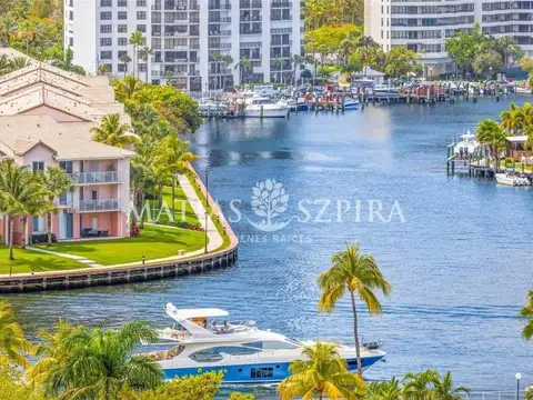 OCEAN DRIVE #12 P Hollywood, FL 33019-3004 2 bd 2 ba 1,176 sqft 3901