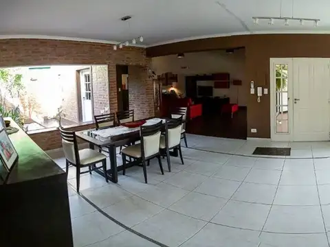 Calle Mepenes S/N 100