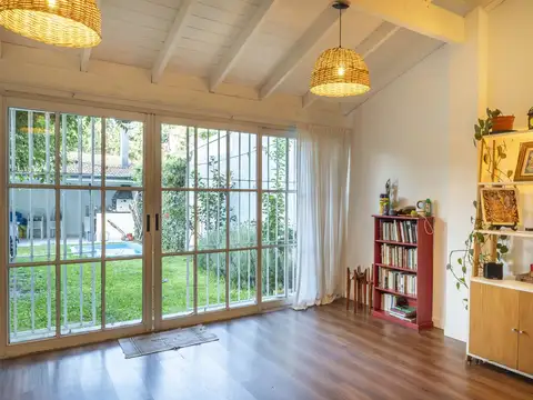 Casa en Venta con 3 cocheras