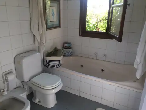 Casa 7 ambientes con 3 baños