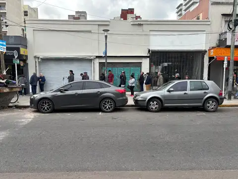 Excelente Local en Caseros