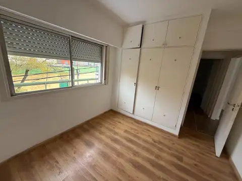 R Noya 800, Piso 1