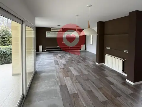 Casa 7 ambientes con 2 baños