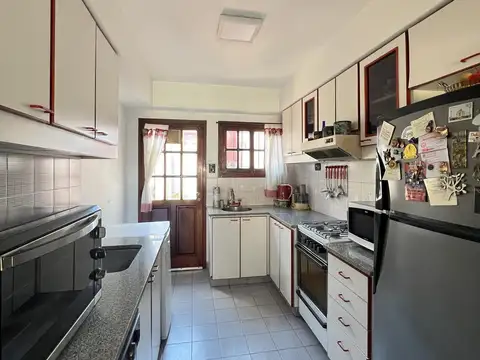 VENTA PH 3 AMBIENTES PATIO Y TERRAZA EN VICENTE LOPEZ APTO CREDITO