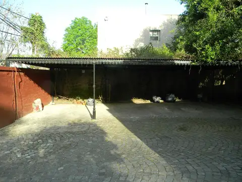 Casa en Venta con 3 cocheras