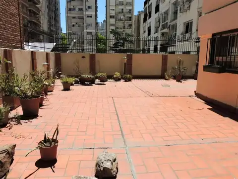 4 amb con cochera en venta en Las Cañitas. Gran terraza.