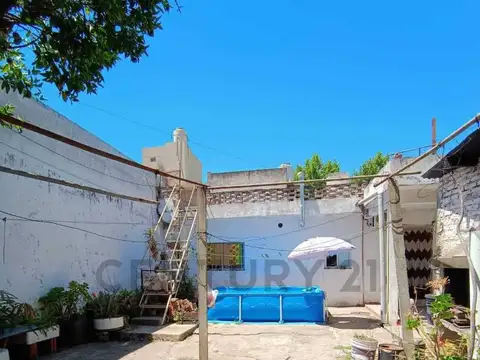 VENTA CASA 3 AMBIENTES  EZPELETA