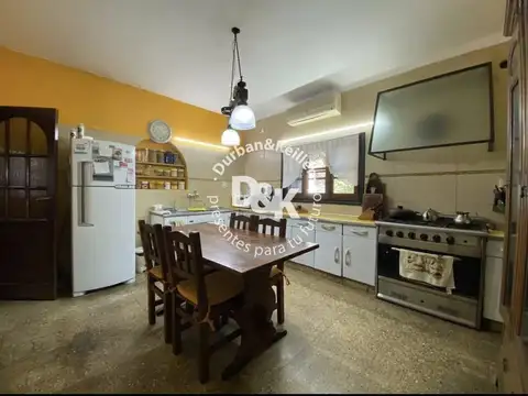 Casa 7 ambientes con 3 baños