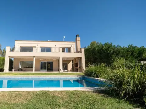 CASA EN VENTA 3 DORMITORIOS PUERTO ROLDÁN