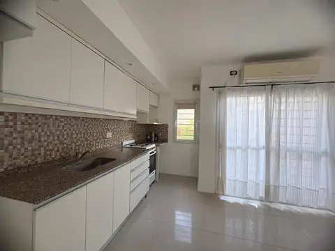 Departamento en Alquiler en Zárate, $ 900.000