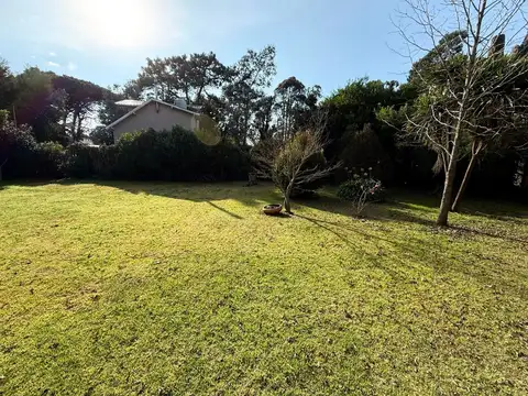 Terreno en Venta en Los Acantilados, USD 25.000