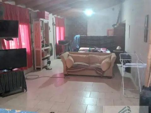 CASA EN LOS PINOS PARADA ROBLES