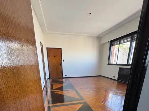 Departamento 7 ambientes con 2 baños