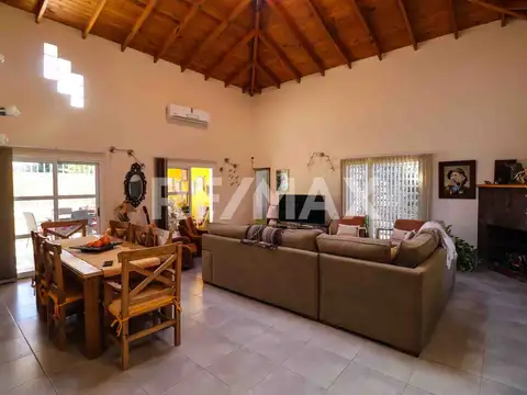 Casa en Venta en Villa El Chocon, USD 180.000