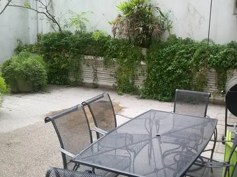 Alquiler Temporario en Palermo. Departamento de 4 Ambientes, con gran patio. Hasta 4 huéspedes.