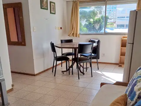 Calle 27 600, Piso 1