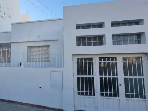 CASA SOBRE AVENIDA ALSINA