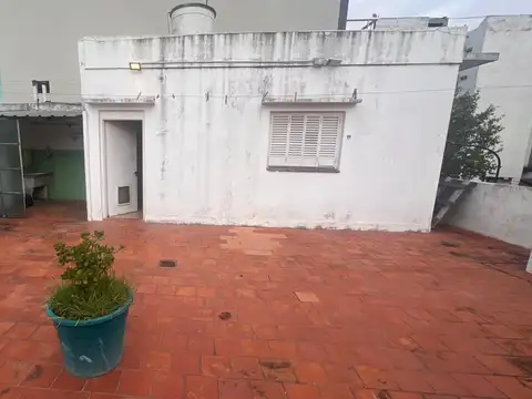 Casa 6 ambientes con 2 baños