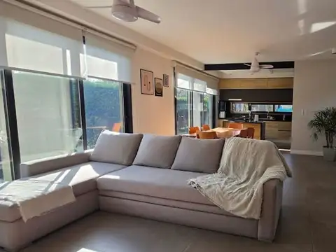 Venta Casa 4 dormitorios pileta Barrio Los Pinos