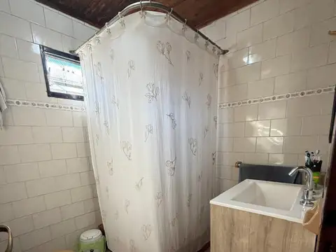 Casa 7 ambientes con 1 baño