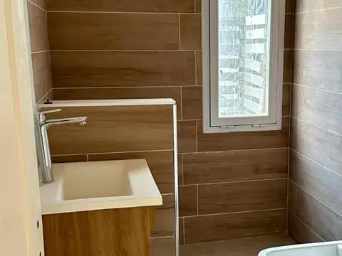 Casa 5 ambientes con 3 baños