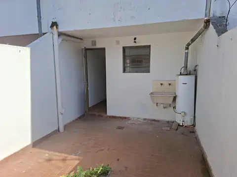 Casa en Alquiler con 1 cochera