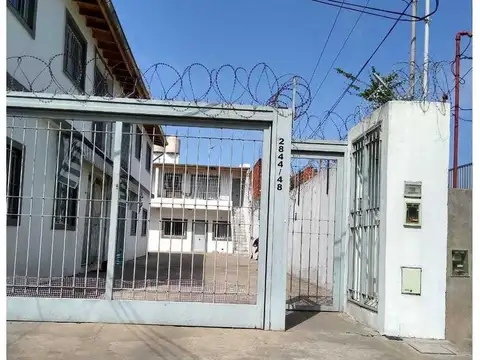 Depto 3 Amb Grande Con Patio Y Cochera