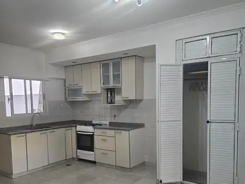 Depto Tipo Casa en Alquiler de 1 dormitorio