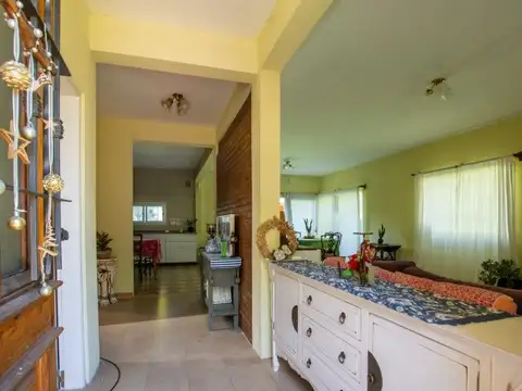 Casa 4 ambientes con 3 baños