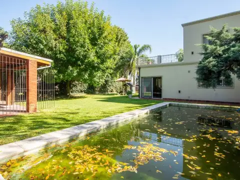 LOTE 600 M2 - VENTA CASA 4 AMB C/ PARQUE y PISCINA