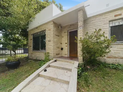 Casa.3 dormitorios. Esmeralda al 300. Tigre