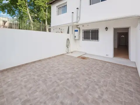 Triplex  Apto credito -  Villa Ballester (zona Plaza Roca)