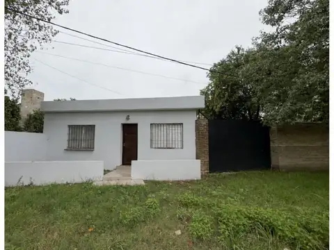 Se VENDE casa de 2 dormitorios en Santo Tomé