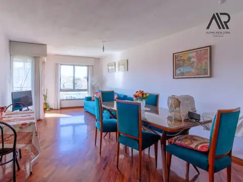 Apartamento en venta c/ cochera en Malvin