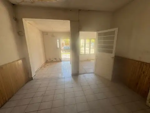 Casa 5 ambientes con 1 baño