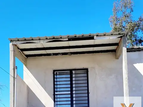 Casa 2 ambientes con 1 baño