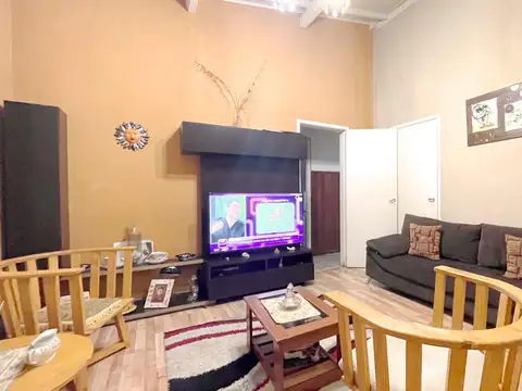 Casa 4 ambientes con 1 baño