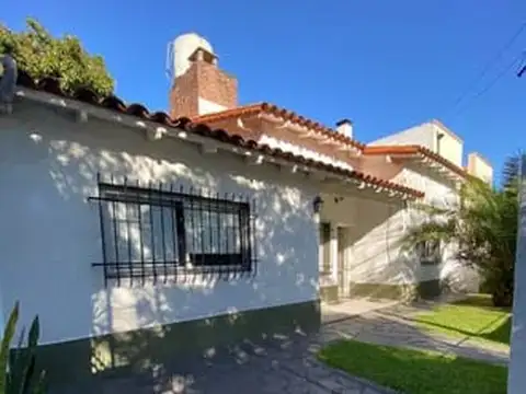 Casa en Venta en Burzaco, USD 119.000