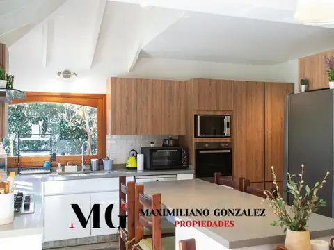 Casa 5 ambientes con 3 baños