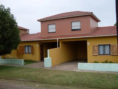 VENDO CASA DUPLEX EN PH, BARRIO SANTA ISABEL FRENTE A UNIDAD TURISTICA DE CHAPADMALAL.