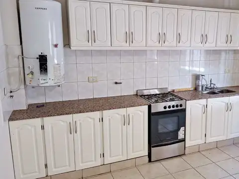 Casa en Alquiler con 1 cochera