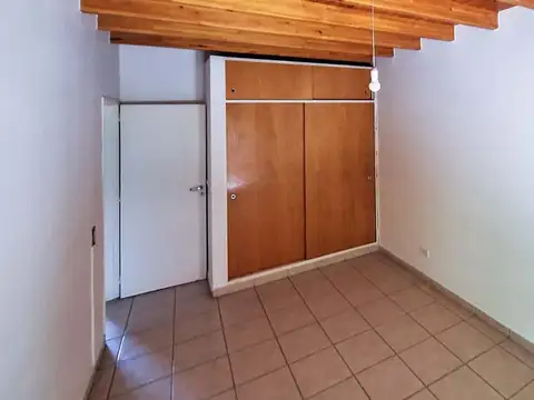 ALQUILER DE CASA TIPO DUPLEX - DORREGO-GUAYMALLEN