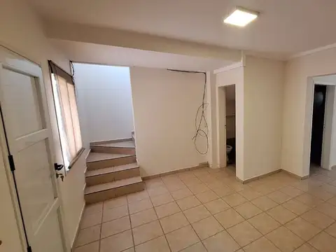 Casa en Alquiler con 1 cochera