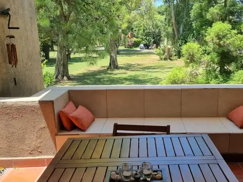 Departamento en Complejo Princess-con gran balcón
