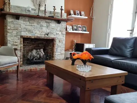 Sarandí 800, Piso 2