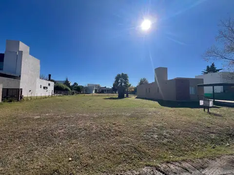 VALLE DEL GOLF HERMOSO LOTE CENTRAL EN VENTA