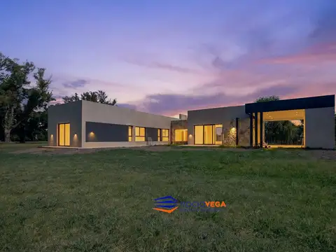 Casa en La Elina, Comarcas de Lujan, a estrenar