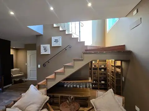 Casa 5 ambientes con 2 baños